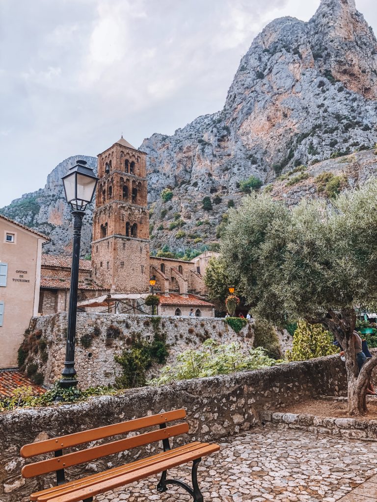 Que visiter dans les Gorges du Verdon : Moustiers